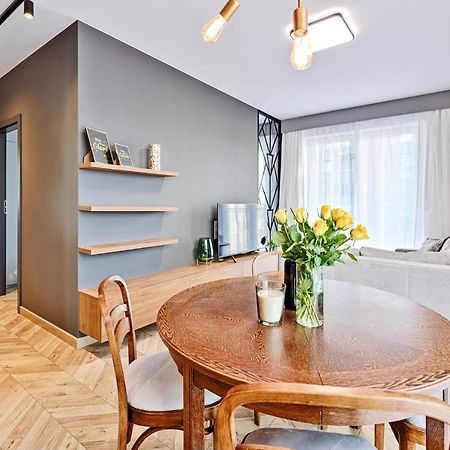 Aparthouse Fabryczna Lodz  Luaran gambar