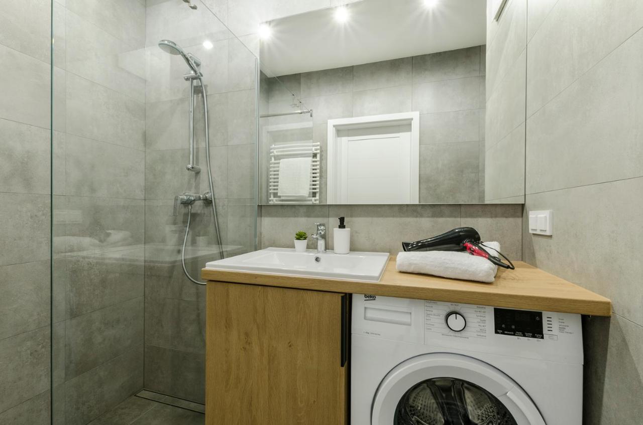 Aparthouse Fabryczna Lodz  Luaran gambar