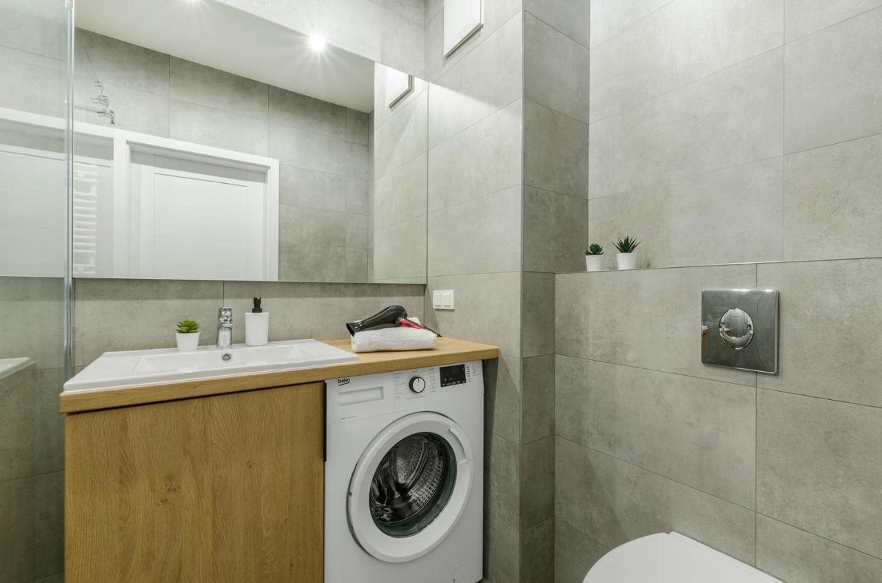 Aparthouse Fabryczna Lodz  Luaran gambar